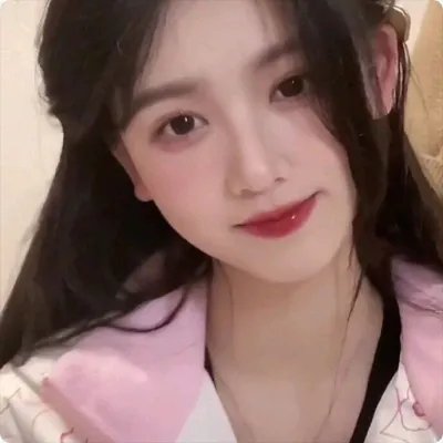 储物柜女孩